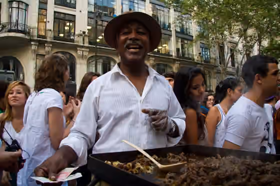 Afro-Argentines — Desde Avenida de Mayo y Bolívar se desplegaron más de 90 stands.