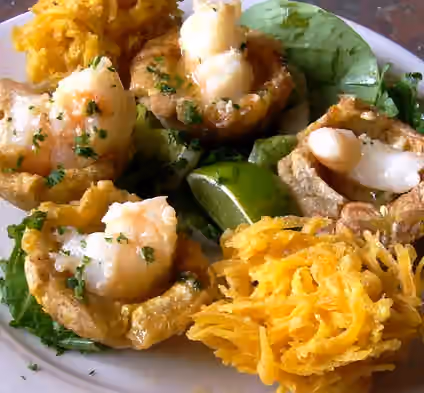 Puerto Rican cuisine — Plantain "arañitas" & "tostones rellenos"