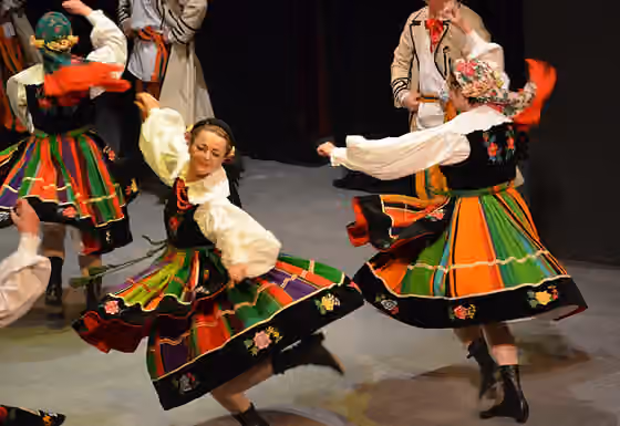 European dances — Kostüme zum Oberek
