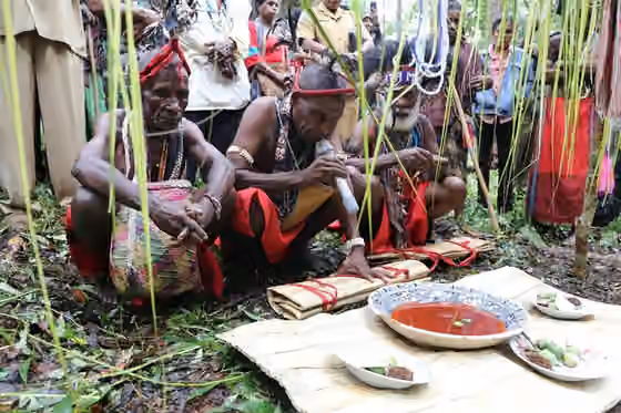 Suku Moi — Dalam rangka pengembangan Taman Wisata Alam (TWA) Sorong, Balai Besar KSDA Papua Barat bekerja sama dengan PT.