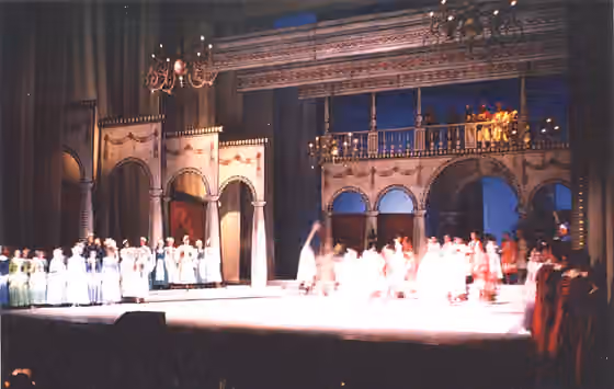 Polish opera — Straszny dwór ( Stanisław Moniuszko )