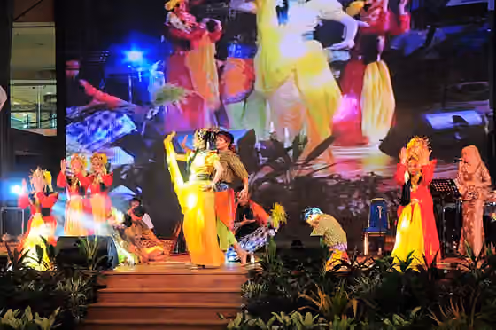 Ulek Mayang — Traditional dance