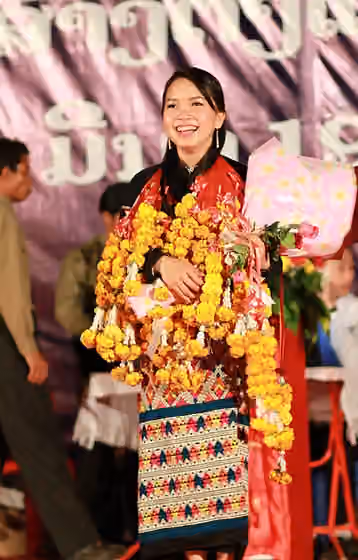 Lao music — มุกดาวัน สันติพอน