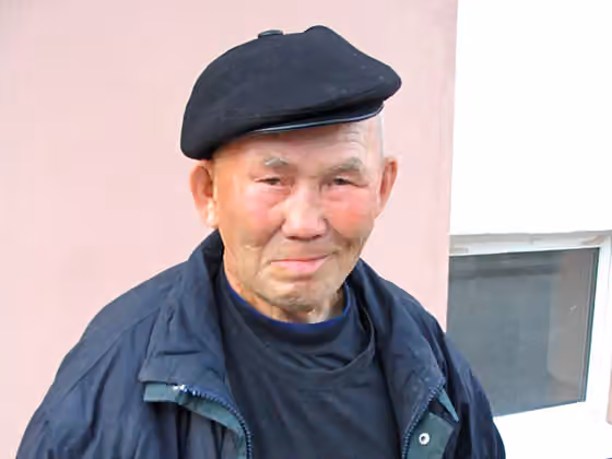 suku Khanty — Khanty man (obsolete Ostyak ) in Tomsk, Siberia, 2006.