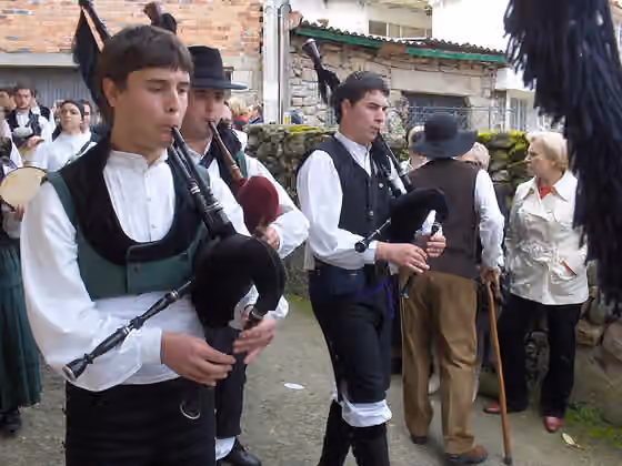 Traditional music of Galicia, Cantabria and Asturias — Vilanova dos Infantes , Celanova , Ourense , Galicia .