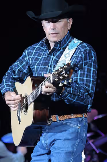 Neotraditional country — George Strait performing