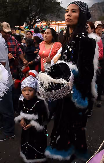 Chinelos — Niña Chinela (Chinelos) son los personajes que forman parte del Carnaval de Tepoztlán, Morelos, México.