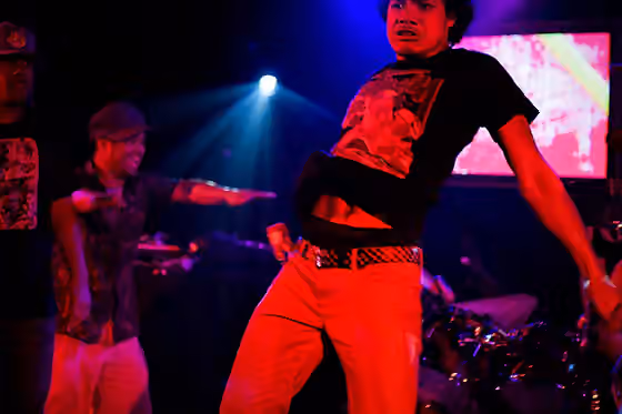 Krumping — Krumper from Grrilla Step, Dexter (ex Avalanches) new band.