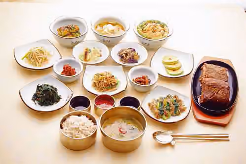 Masakan Korea — Korean meal table
