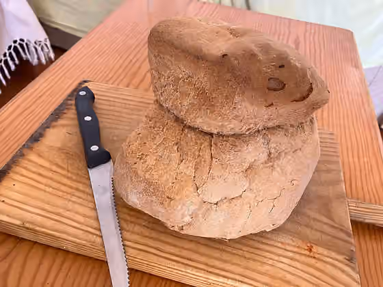 Pão Alentejano — Encontramos “pan portugués” (pão de testa) en Isla Cristina, porque esta zona de Huelva (España) tiene mucha influencia portuguesa.