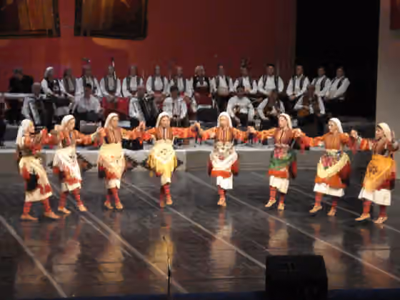 Hora (dance) — Tanec (Танец) the award winning folklore ensemble from Skopje, Republic of Macedonia.