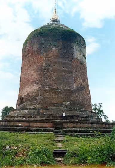 Negara kota Pyu — Bawbawgyi Paya near Pyay, Burma.