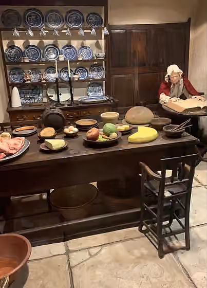 Cuisine of the Vale of Glamorgan — Recreation of a Glamorgan farmhouse kitchen at Swansea Museum