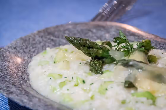 Risotto alla ticinese — Dish served at the Locanda Barbarossa (Ascona): Locally cultivated Loto Risotto, green asparagus, white Merlot, Piora alpine cheese
