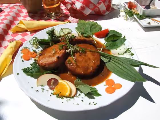 Saumagen — Saumagen mit Sauerkraut, ein typisches Gericht der Pfälzer Küche