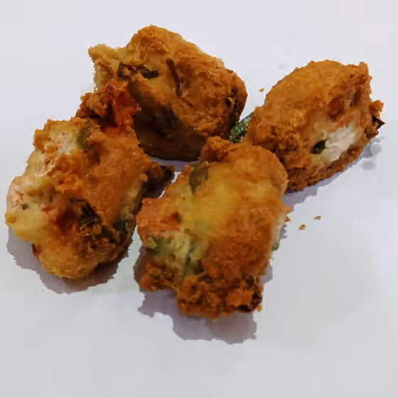 Cuisine of the Central African Republic — Boulettes ti kössô est une friandise de la RCA faîte à base de pistaches, d'œufs, de poisson...