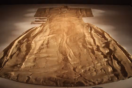 Dahu (clothing) — Shandong Provincial Museum, Jinan, Ming Tomb Gallery.