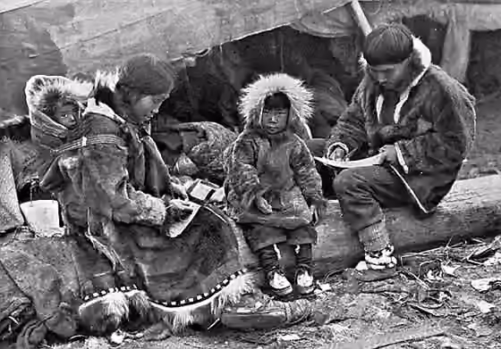 Eskimo — AN ESKIMO FAMILY.
