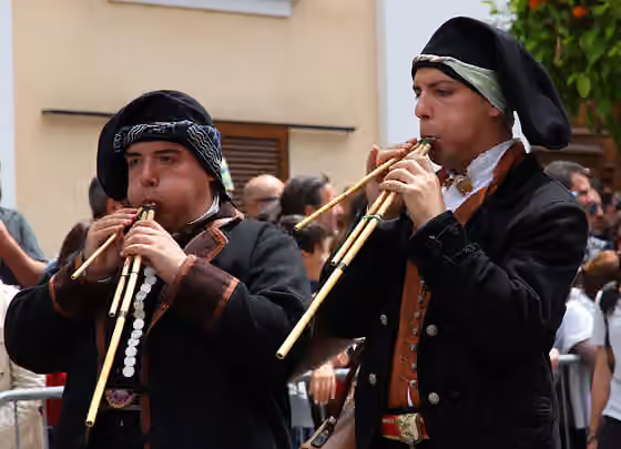 Music of Sardinia — Costume tradizionale