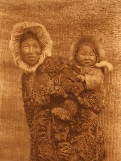 Yupik peoples — Yupik-Mutter und -Kind.