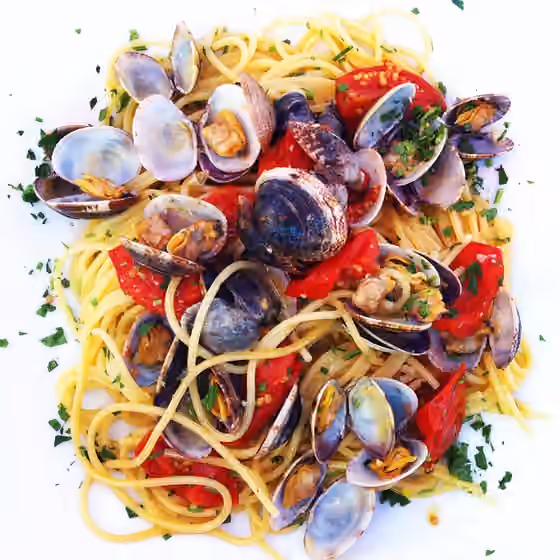 Masakan Liguria — Spaghetti with clams (Alassio, Italy)