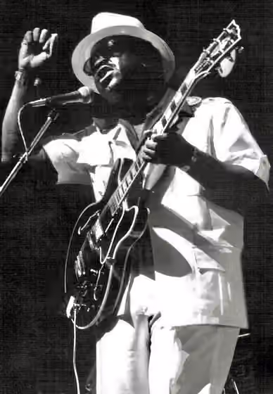 Chicago blues — Chicago blues singer and guitarist Mighty Joe Young in Paris, France.