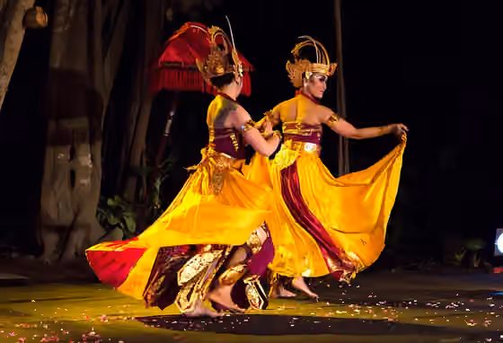 Tari Cendrawasih — Sanata Dharma University's Sekar Jepun, a Balinese dance troupe, celebrates its 17th anniversary.