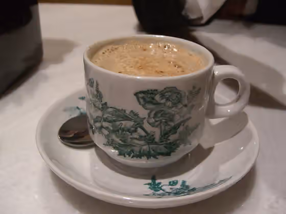 Kopi putih Ipoh — A cup of Ipoh white coffee