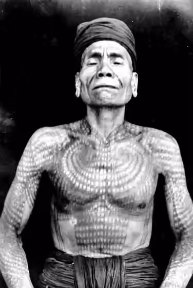 orang Ngaju — Tattood Dajak (with his name is Sawang Kalong), Borneo